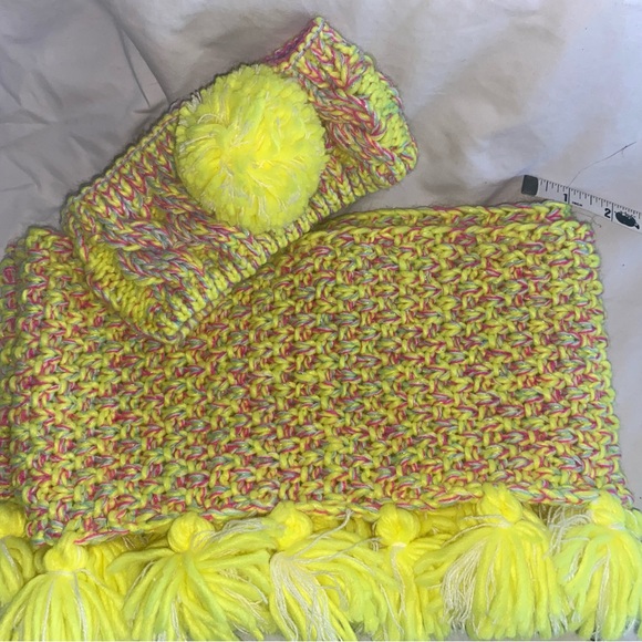 Gifted.  Not for sale Toby Match Set Pom Headband Tassel Infinity Scarf 4-14 - Picture 11 of 13